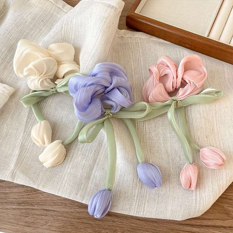 Chic Tulip Scrunchie