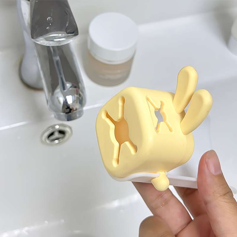 1 Convenient U-Shaped Faucet Extender-