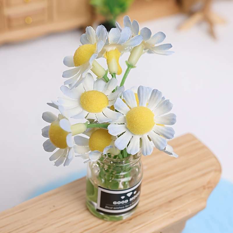 Charming Mini Resin Daisy Vase