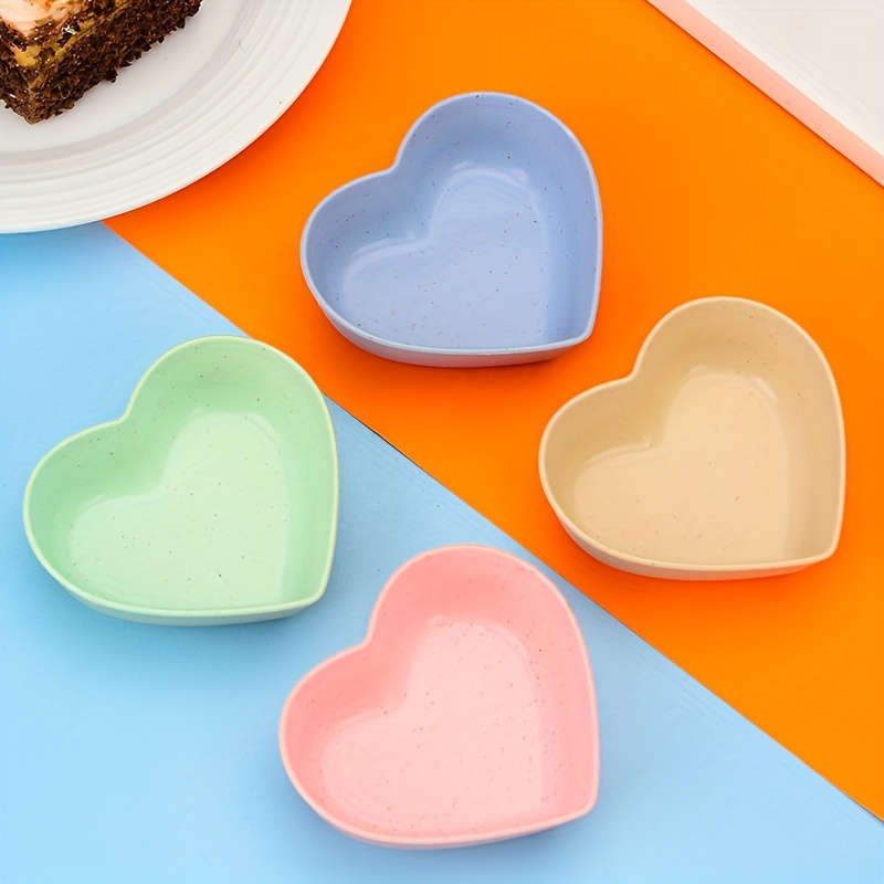 4pcs Heart-Shaped Wheat Straw Dish Set