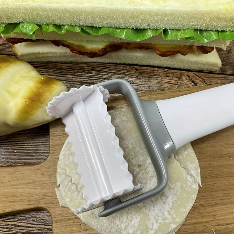 Creative Pattern Plastic Pastry Cutter