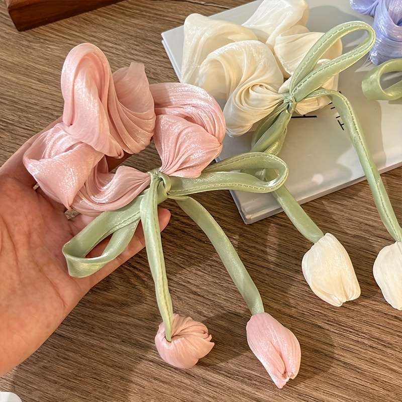 Chic Tulip Scrunchie