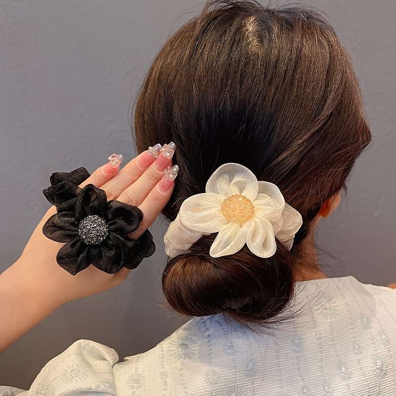 Elegant Women's Floral Hair Scrunchie