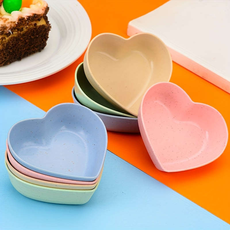 4pcs Heart-Shaped Wheat Straw Dish Set