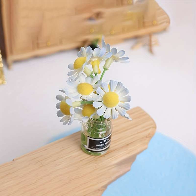 Charming Mini Resin Daisy Vase
