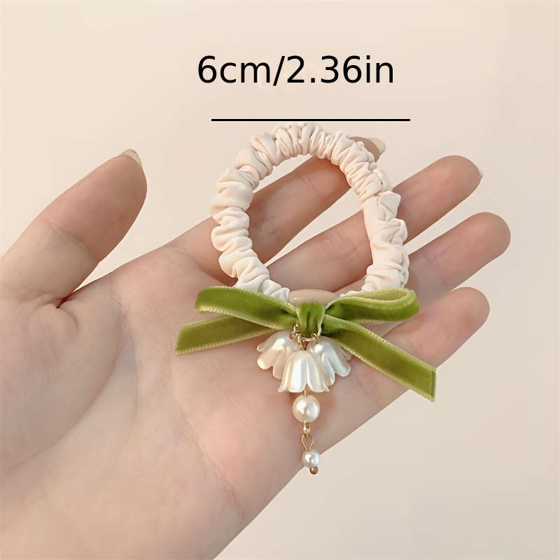 Elegant White Floral Hair