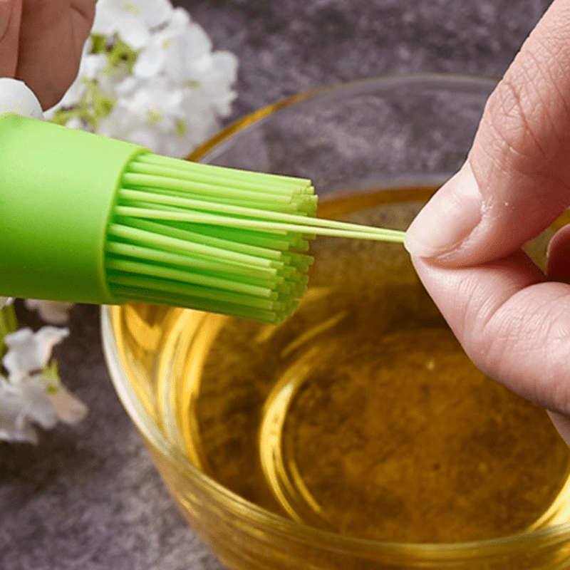 1pc Silicone Oil Brush with Oil Can and Oil Box Set