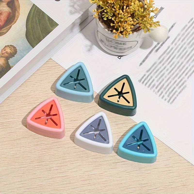Triangular Towel Holder