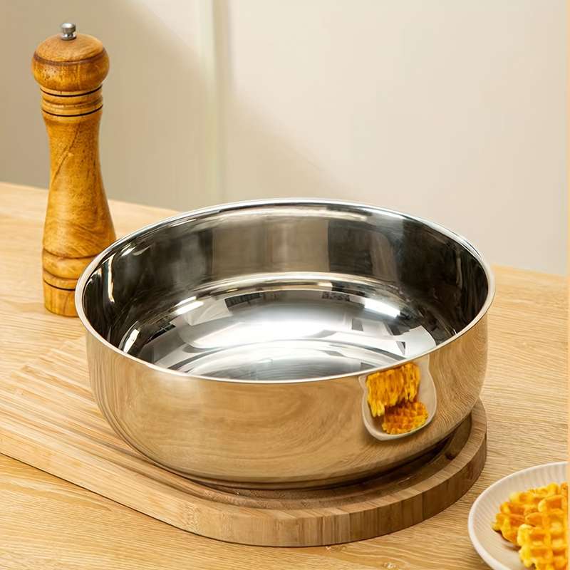 A Versatile Kitchenware Set