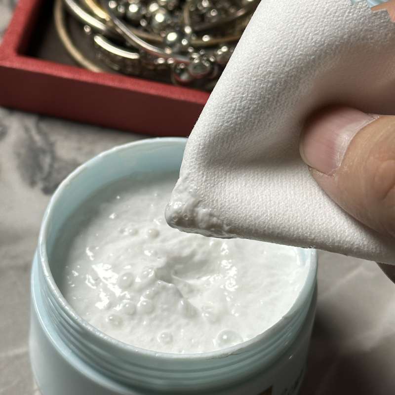 Wiping Silvery Cream
