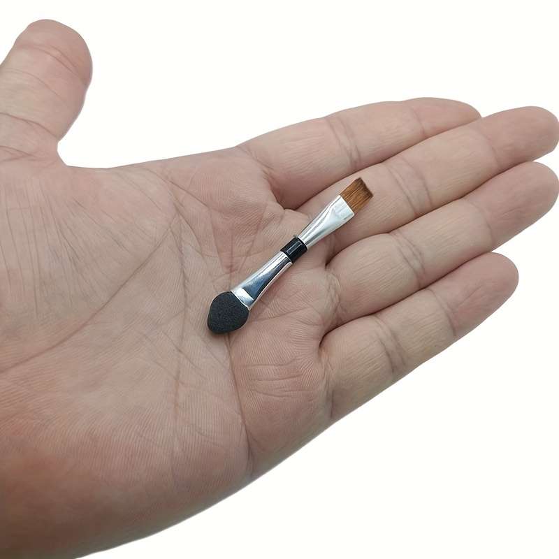 Mini Eyeshadow Brush