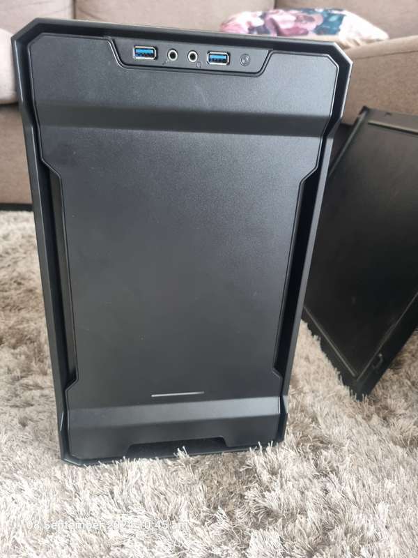 Phanteks Evolv Enthoo ITX Case Tempered Glass