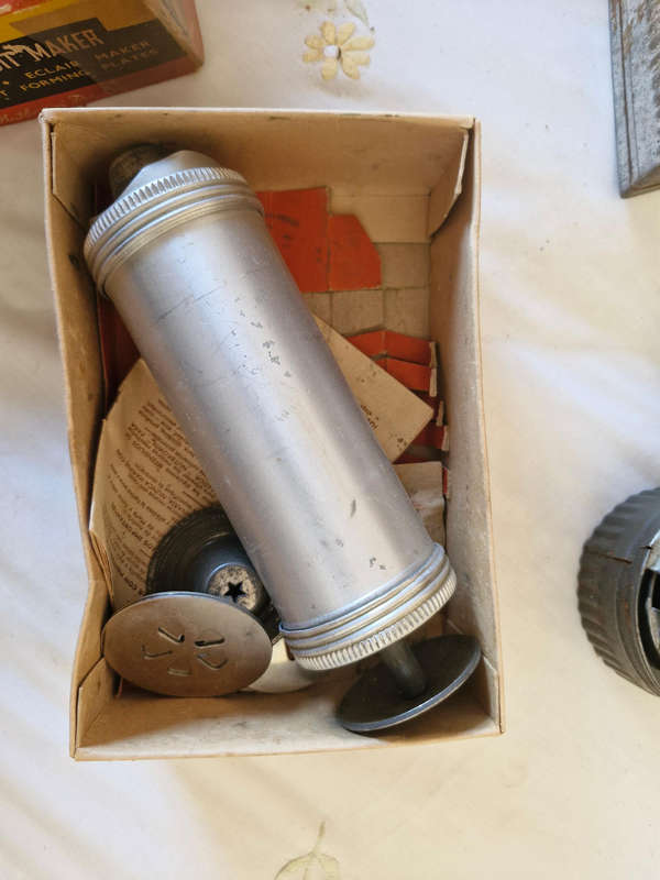 Nutbrown Biscuit and Cookie Maker in original box