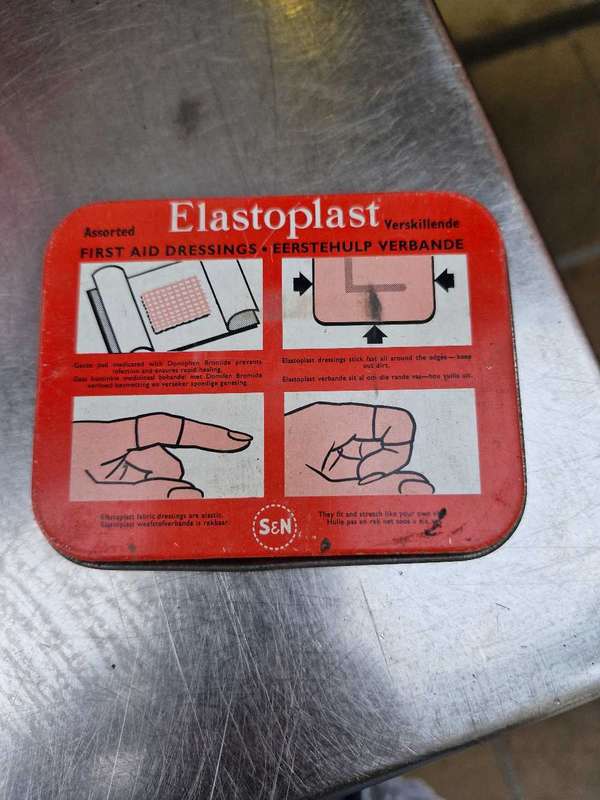 Elastoplater Tins x5