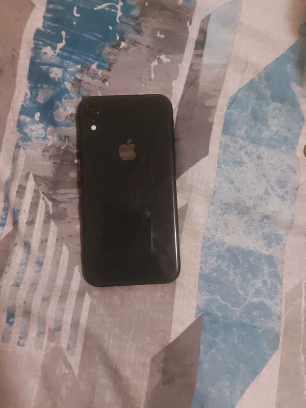 apple Iphone xr *READ*