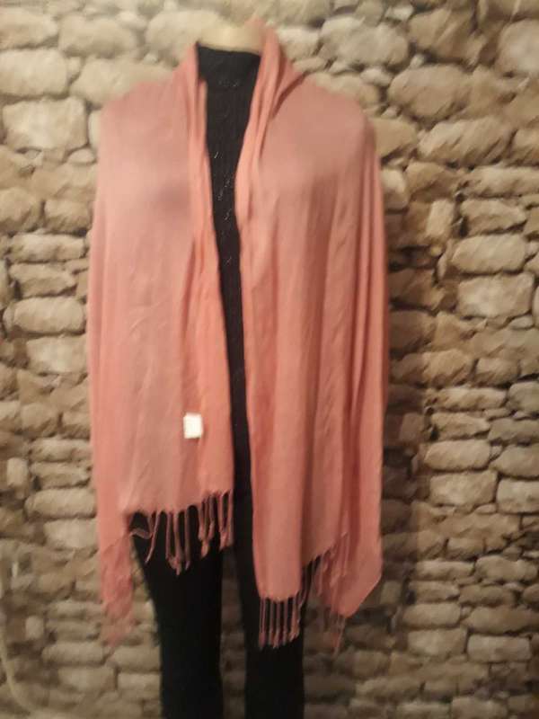 SHAWL - PINK SHEER VERY SOFT FABRIC - 100% POLYESTER