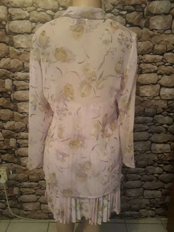 VINTAGE  2 PIECE SKIRT SUIT - KELSO ADDRESSING SUCCESS FLOWER PRINT - SIZE 10/34/MEDIUM