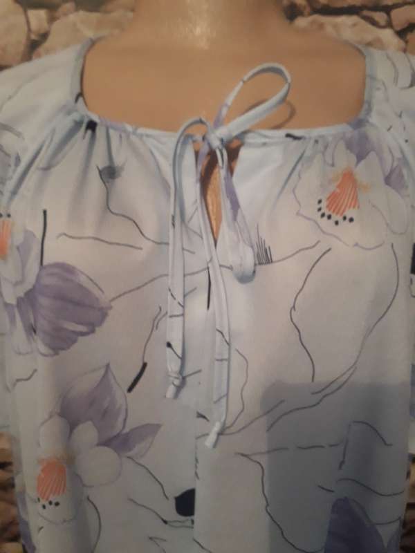VINTAGE FLORAL PATTERN DRESS WITH MATCHING BELT FROM FOCHINI - SIZE 22
