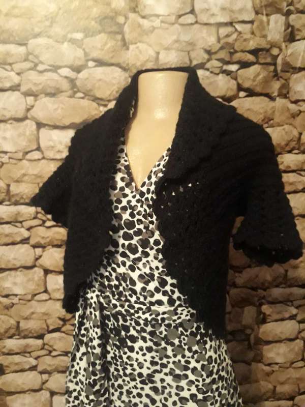 KNITTED & CROCHET BOLERO JACKET IN BLACK COLOUR - SIZE 8/32/S