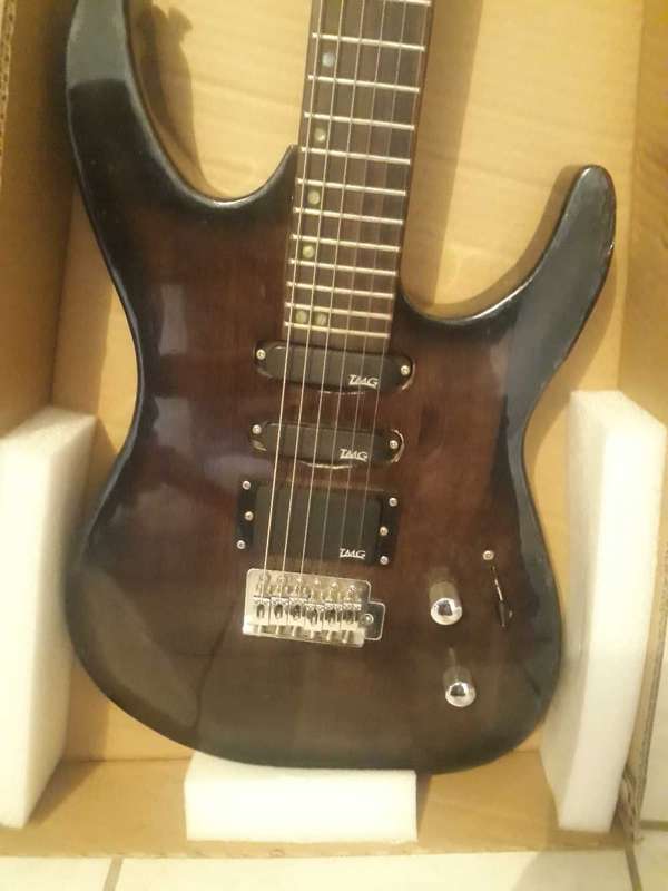 ELECTRIC GUITAR - PALMER YB20100198 ELECTRIC GUITAAR WITH BAG - 100% WORKING
