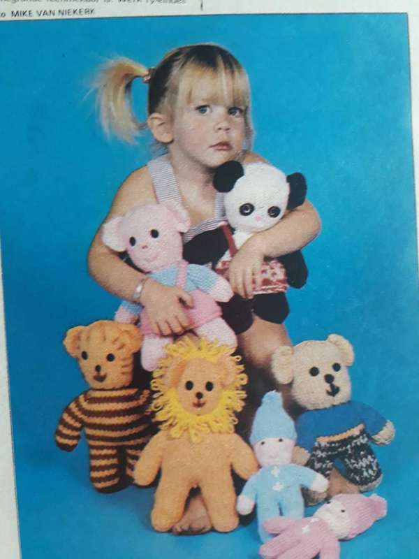 TOY KNITTING PATTERN - GEBREIDE SPEELGOED