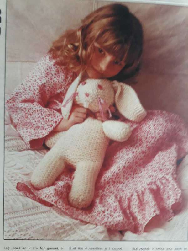 TOY KNITTING PATTERN - EASTER BUNNY