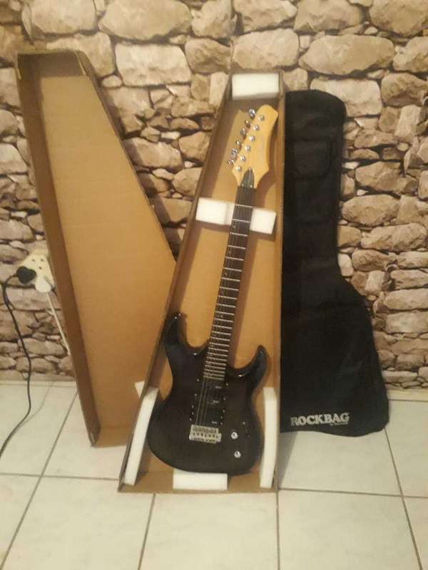 ELECTRIC GUITAR - PALMER YB20100198 ELECTRIC GUITAAR WITH BAG - 100% WORKING