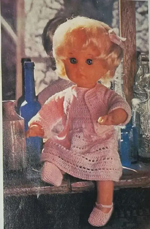 VINTAGE FIRST LOVE DOLL CROCHET PATTERN- ALL DRESSED UP - WOMEN'S VALUE AUGUST 1981 - PLASTIC SLEEVE