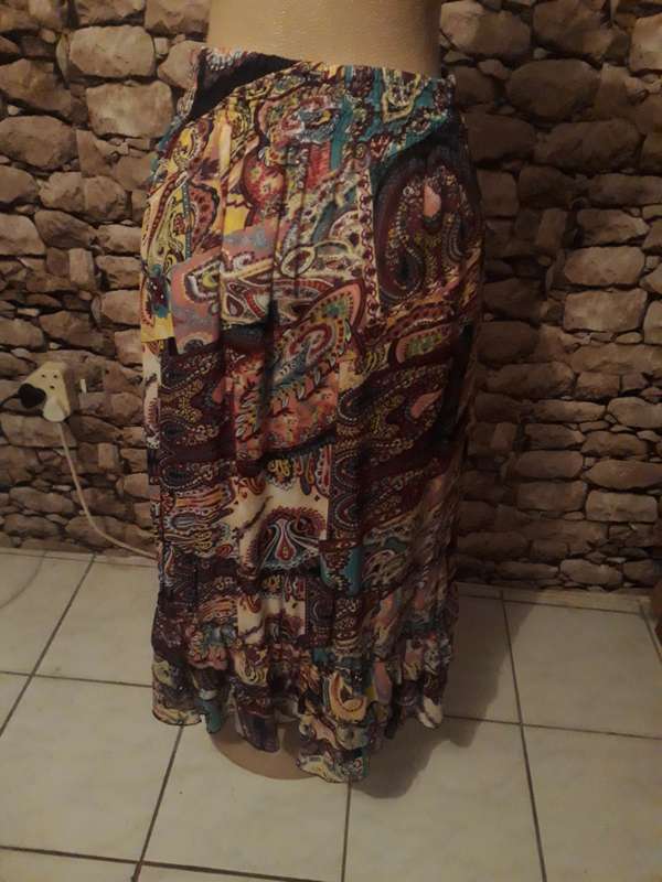BO-HO MAXI SKIRT IN MULTICOLOURES WITH FRILLED SEAM AND WIDE ELASTICATED WAIST - SIZE 12/36/L