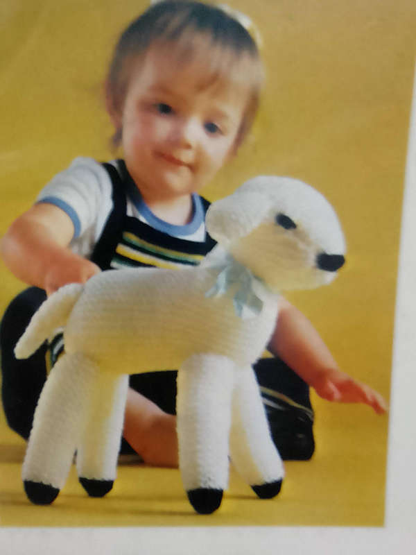 VINTAGE TOY MAKING KNITTING PATTERN - SPRING LAMB