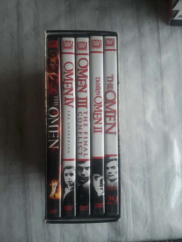 DVD BOX SET  - COMPLETE OMEN COLLECTION AS NEW - ALL 5 MOVIE DVD'S