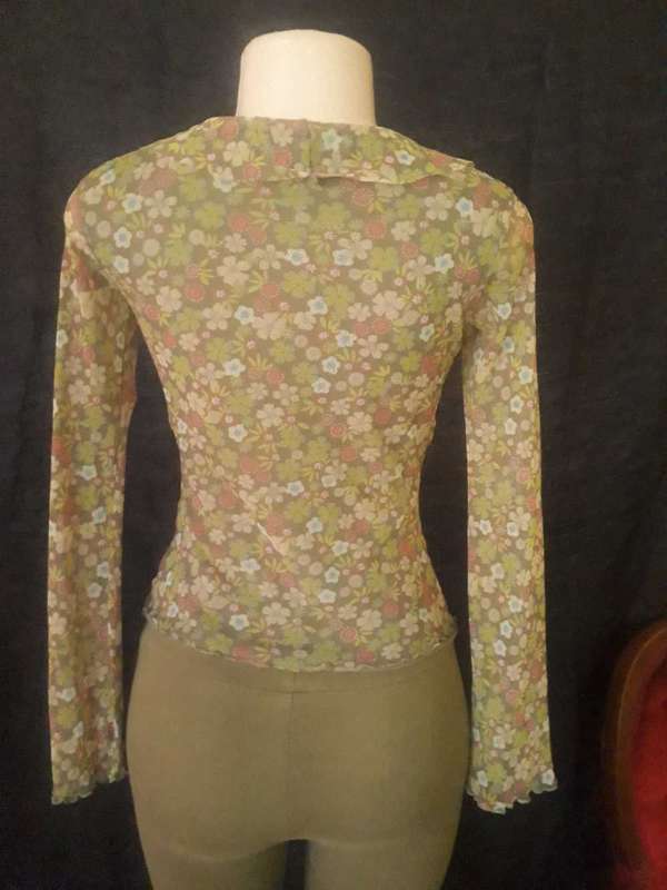 Motivi made in Italy Ladies Sheer Long Sleeved throw over Crop Top - Size 8/32/S