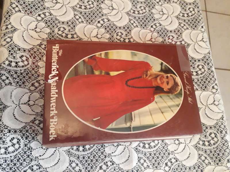 CRAFT BOOK - DIE BUTTERICK NAALDWERKBOEK - GEREED KNIP STIK