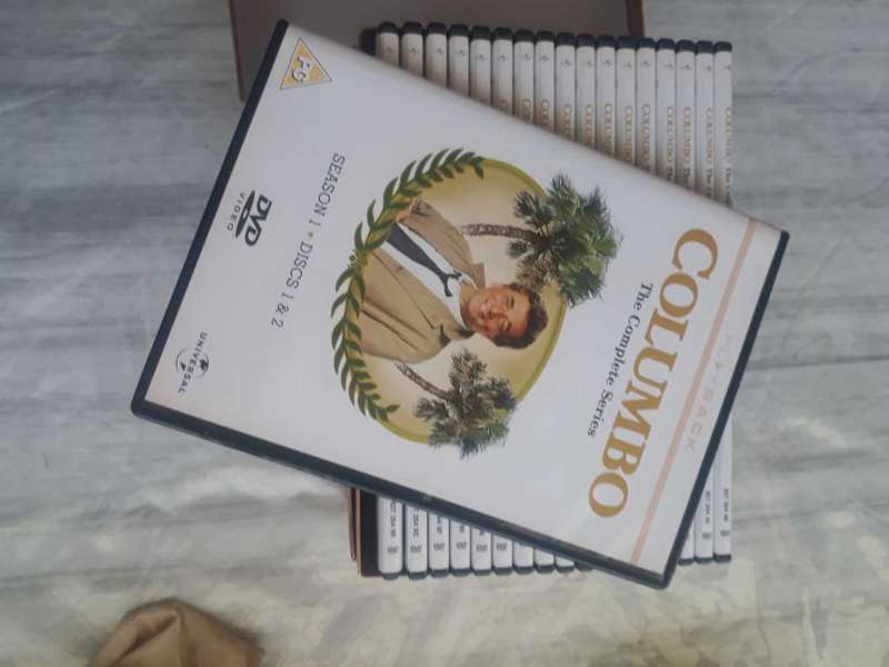 DVD BOX SET - COLUMBO THE COMPLETE SERIES IN AS NEW/MINT CONDITION