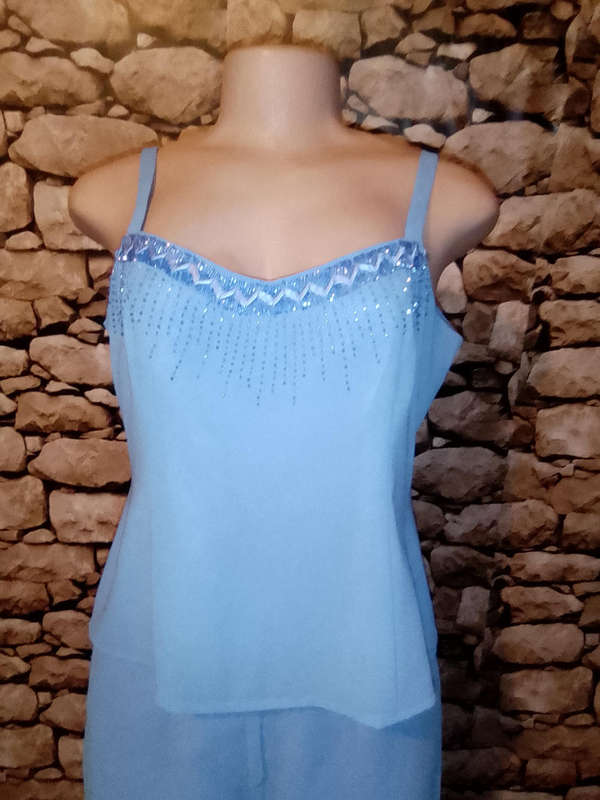STUNNING LIGHT BLUE THREE PIECE LADIES SUIT WITH BLING DETAIL IN AS NEW CONDITION