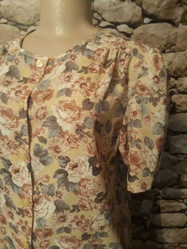 VINTAGE TASTEFUL 1980'S CREAM FLORAL PRINT SKIRT SUITE - SIZE 8/32/S