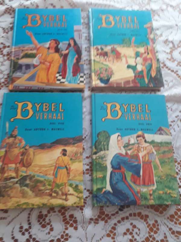 ANTIQUARIAN COLLECTABLE BOOKS - DIE BYBEL VERHAAL IN AFRIKAANS  VOL 1 - 10 - SELLING AS IS.