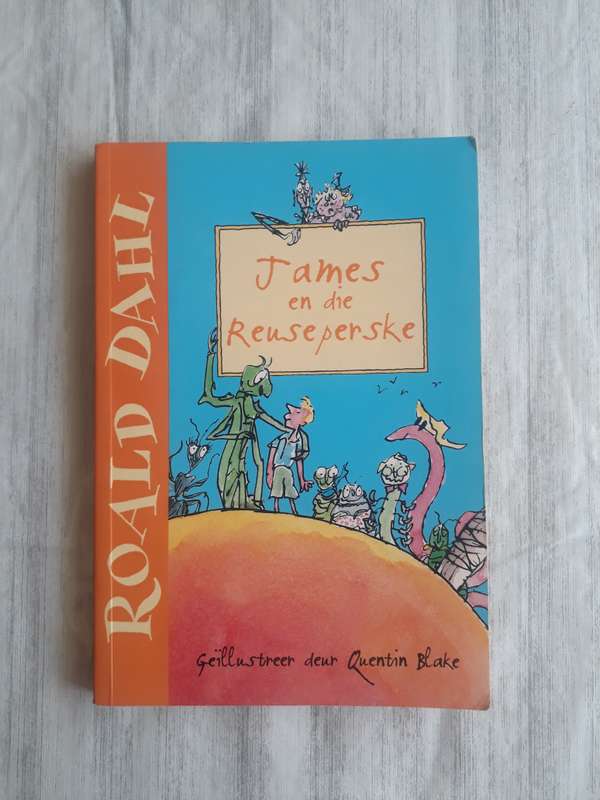 CHILDREN'S CLASSIC BOOK - JAMES EN DIE REUSE PERSKE ROALD DAHL -  AFRIKAANS - IN VERY GOOD CONDITION