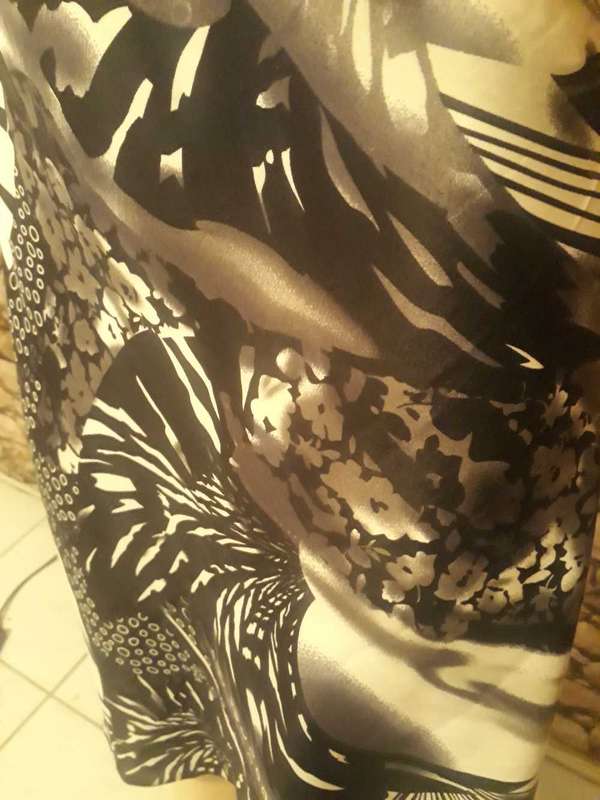 VINTAGE  A LINE SKIRT WITH ELASTICATED BACK -  BLACK/GREY/WHITE  - UNLINED - SIZE 14/38/XTRA LARGE