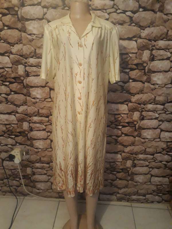 TASTEFULLY PATTERN RICH CREAM WITH BRIWN FLORAL PATTERN TORI DRESX