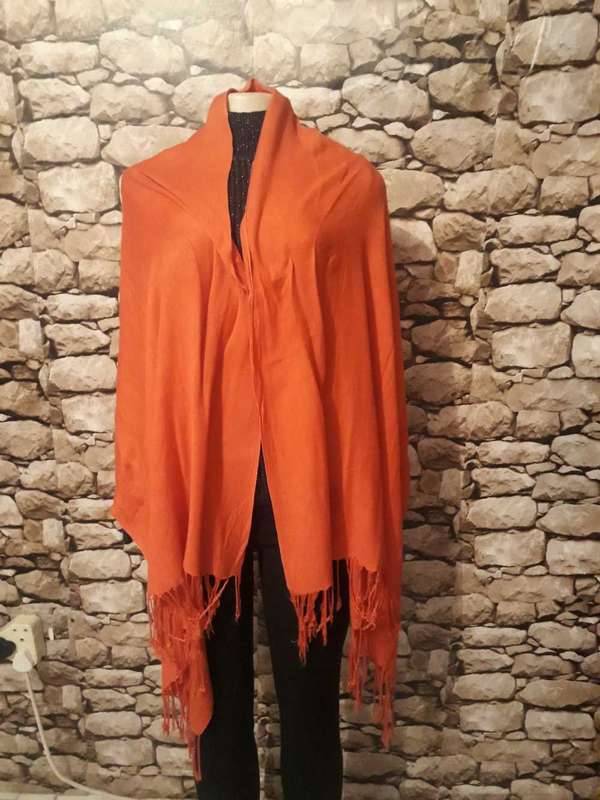 SHAWL - BURNT ORANGE VERY SOFT FABRIC - 100% POLYESTER