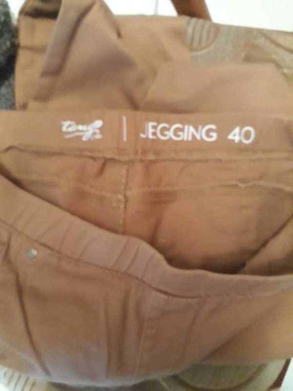 TANGO DENIM BRAND LIGHT BROWN JEGGING SIZE 40 - NEW CONDITION