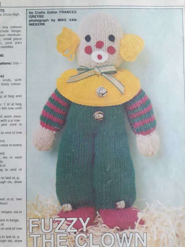 TOY KNITTING PATTERN  - FUZZY THE CLOWN