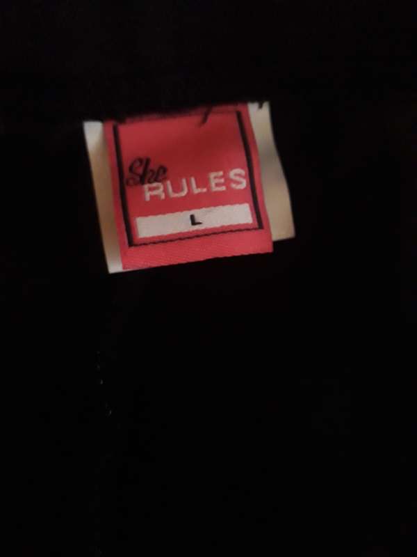 BLACK SHE RULES BRAND LEGGINGS IN NEW CONDITION - SIZE L