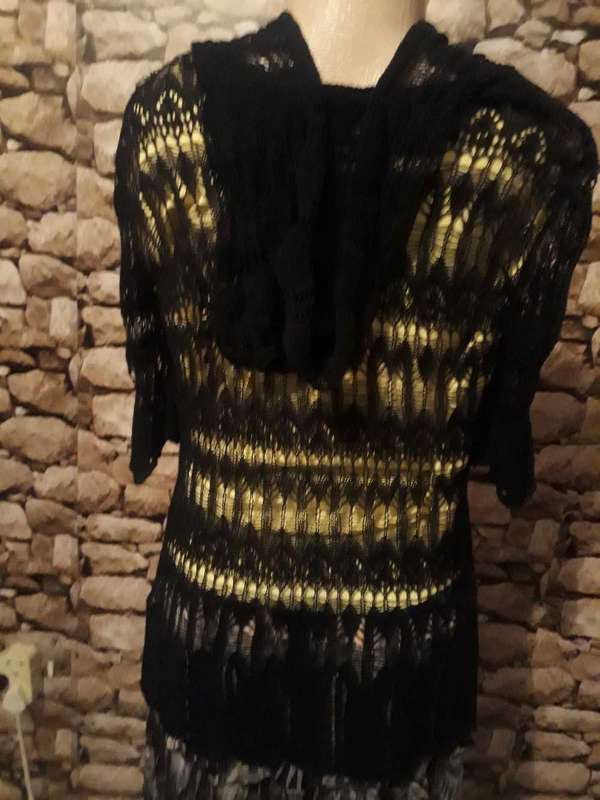 FEMININE BLACK KNITTED HOODED COVER IN POLY COTTON WITH LACE PATTERN - SIXE SIZE 12/36/L