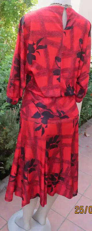 MANHATTAN red-black polyester peplum style dress with cut-on cuffed sleeves - Size 10/34/Medium
