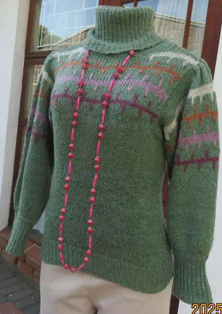 PUCCINI knitted poloneck jumper in asparagus green - Size 8/32/Small