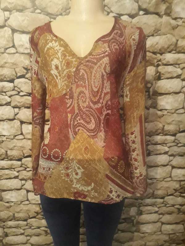 Lovely sheer polyester long sleeve top with V-front By 'RT DENIM' IN AS NEW CONDITION