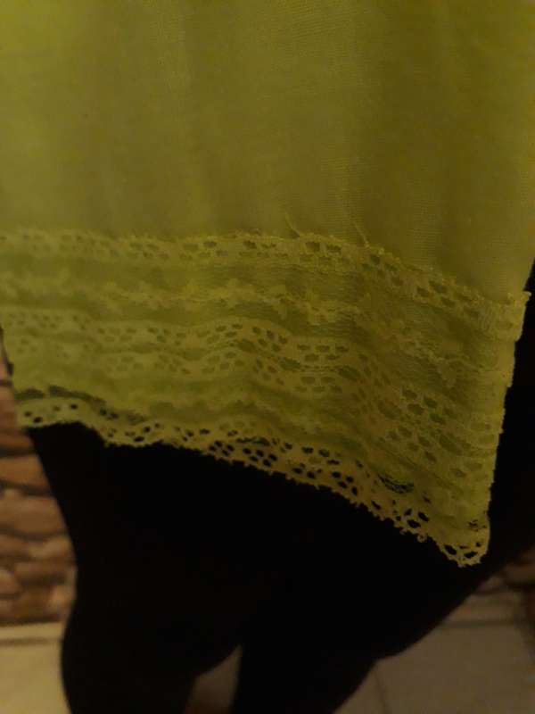 LOVELY SPRING GREEN TOP WITH TINY BEADS AND LACE  - SIZE 42