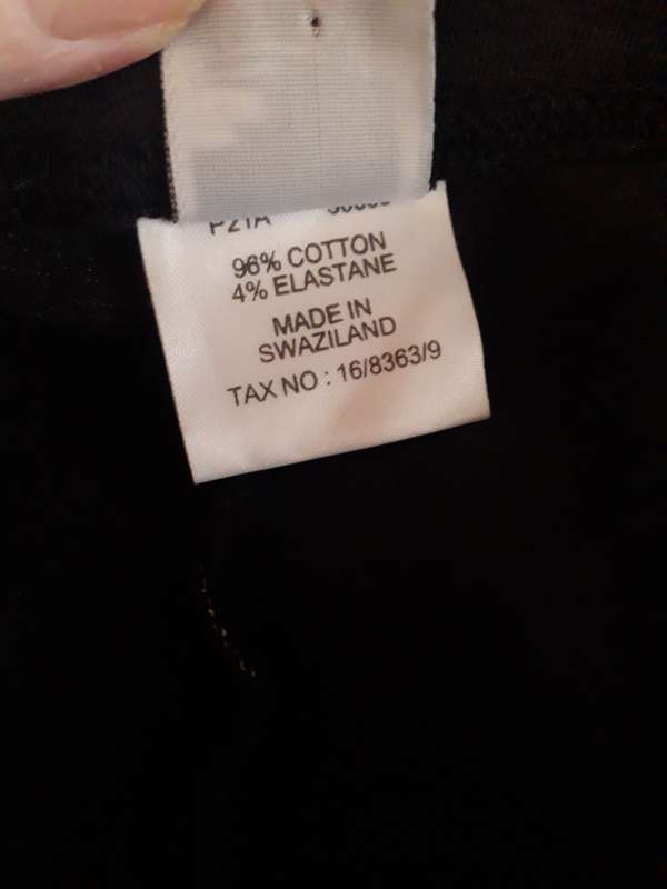 BLACK SHE RULES BRAND LEGGINGS IN NEW CONDITION - SIZE L